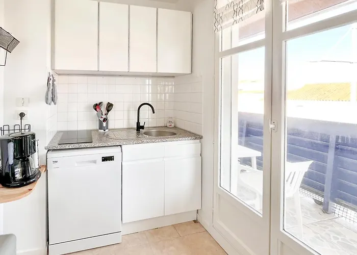 Spacieux Quartier De La Chaume - 4 Pers 莱萨布勒-多洛讷